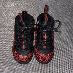 Nike Air Foamposite One Cracked Lava size 7c